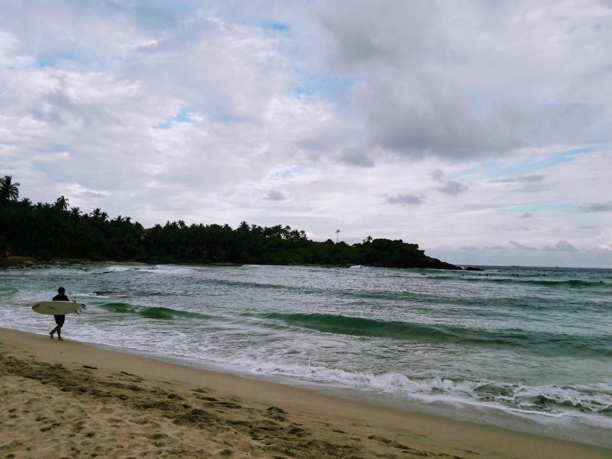 Madiha Ocean Waves Hotel Matara Exterior photo